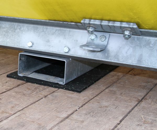 Forklift pockets for equipment tank 1500 l